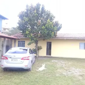 Casa de Férias Casa Temporada 400mts Mariscal, Bombinhas